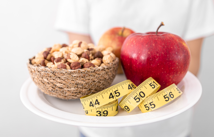 Дефіцит калорій: чи варто його використовувати бійцю?